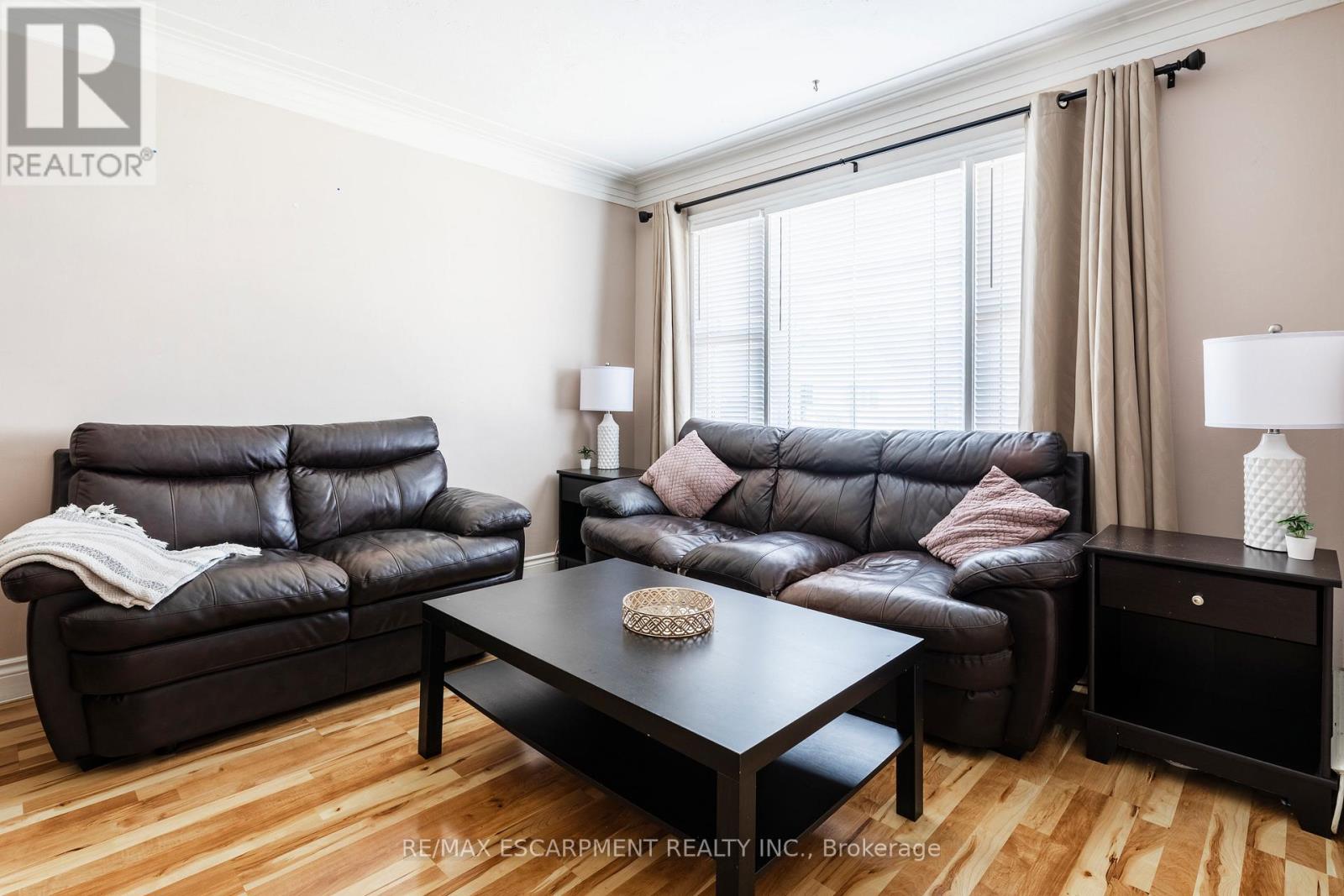 118 Julian Avenue, Hamilton, Ontario  L8H 5R7 - Photo 6 - X12936066