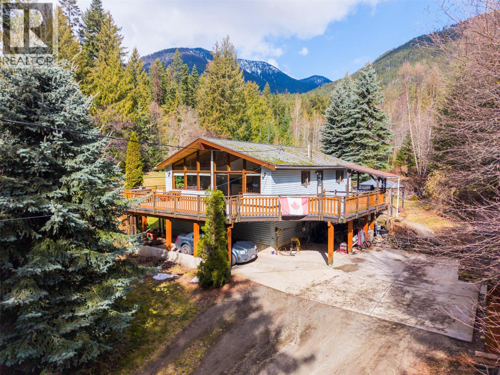 7077 Beggs Road, Nelson, British Columbia