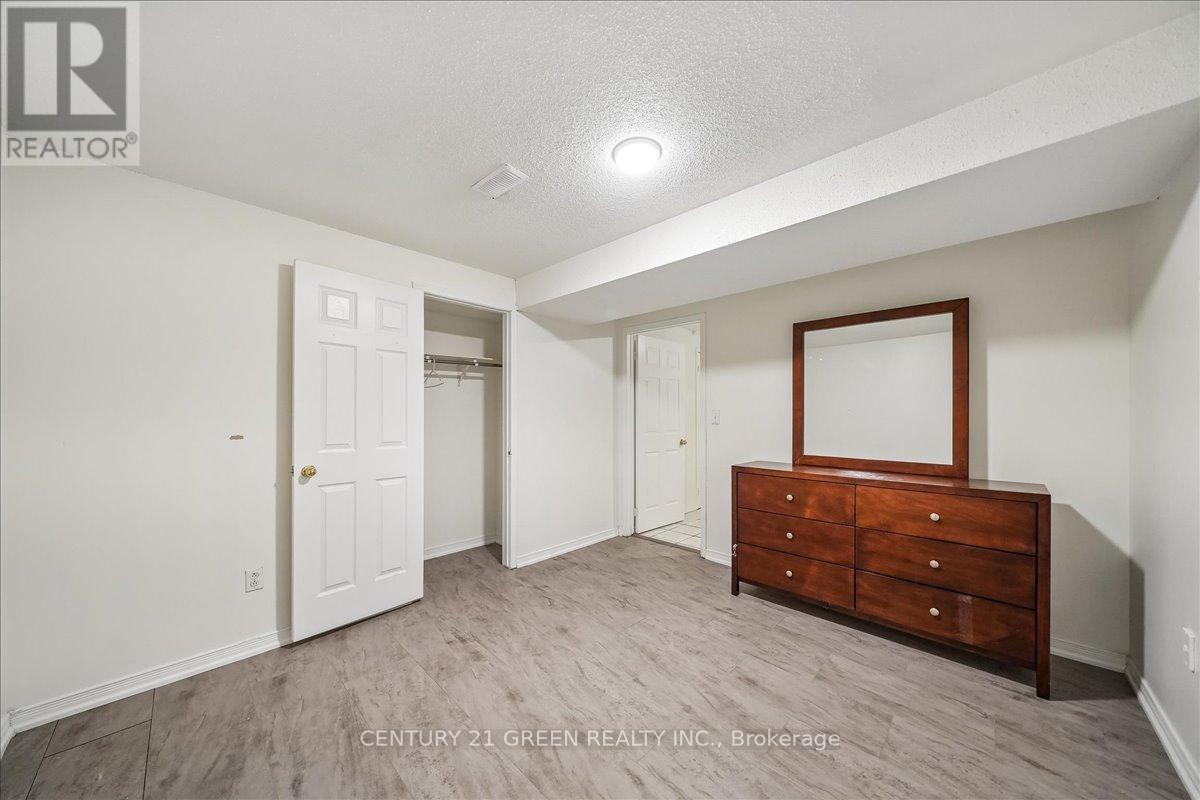 1031 Blueheron Boulevard, Mississauga, Ontario  L5V 2J8 - Photo 43 - W12935346