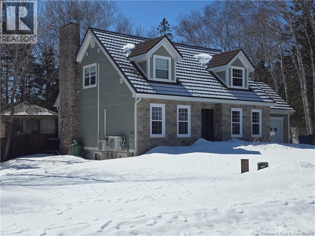 1025 Tamarack, Bathurst, New Brunswick  E2A 4G1 - Photo 2 - NB136023