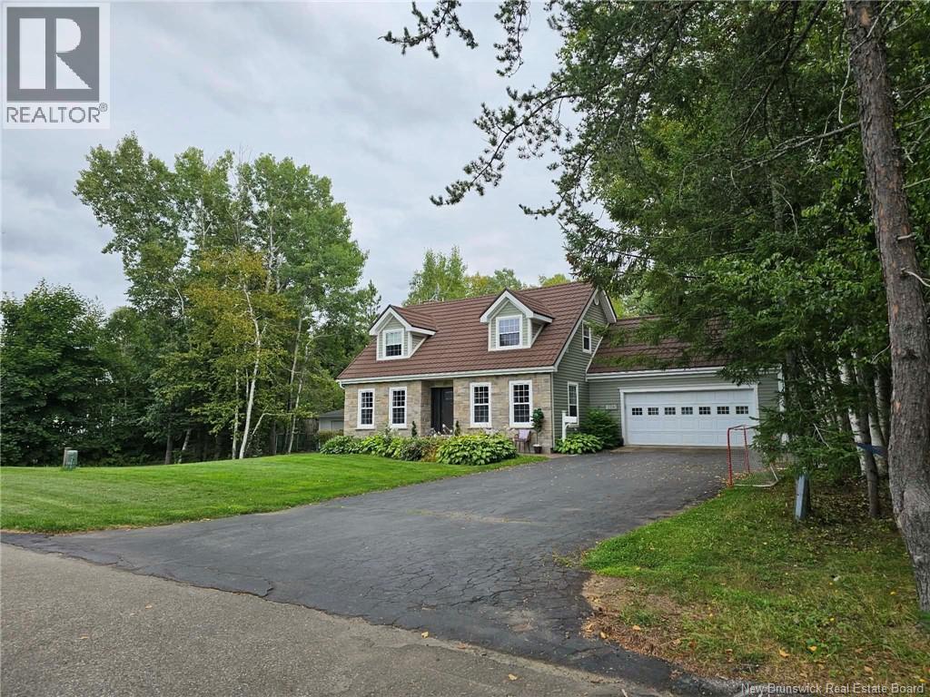 1025 Tamarack, Bathurst, New Brunswick  E2A 4G1 - Photo 4 - NB136023