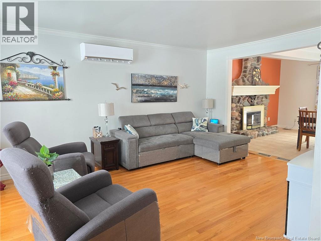 1025 Tamarack, Bathurst, New Brunswick  E2A 4G1 - Photo 14 - NB136023