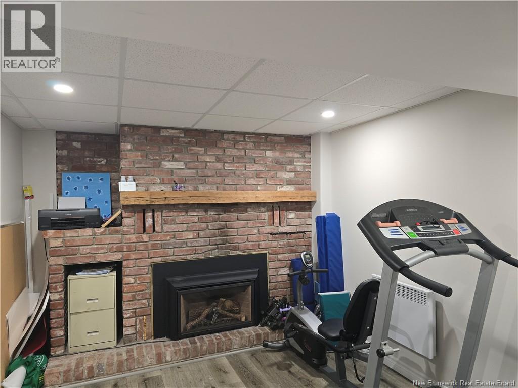 1025 Tamarack, Bathurst, New Brunswick  E2A 4G1 - Photo 37 - NB136023