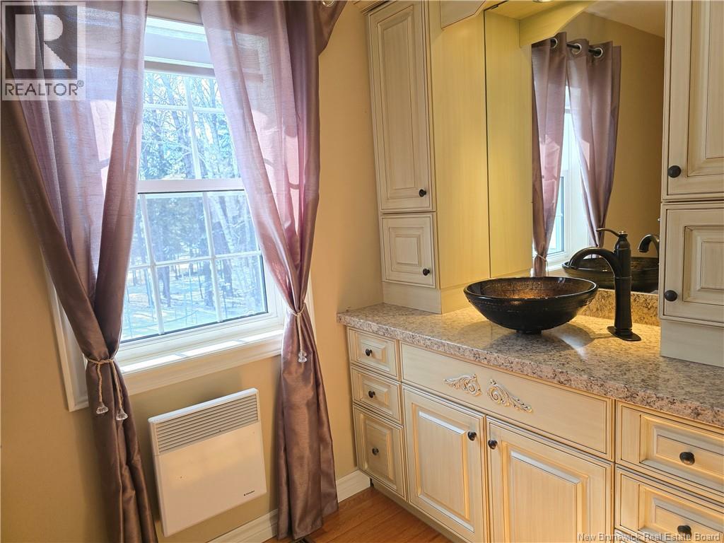 1025 Tamarack, Bathurst, New Brunswick  E2A 4G1 - Photo 29 - NB136023