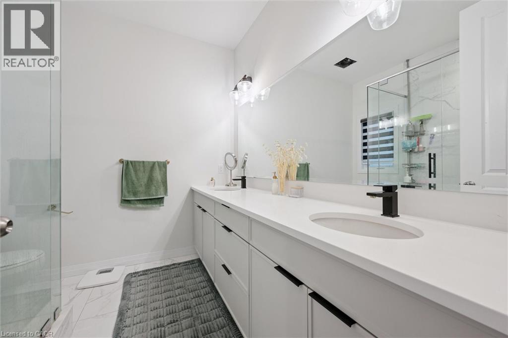 972 Stonecliffe Walk Unit# 18, Kitchener, Ontario  N2P 0K5 - Photo 28 - 40792292