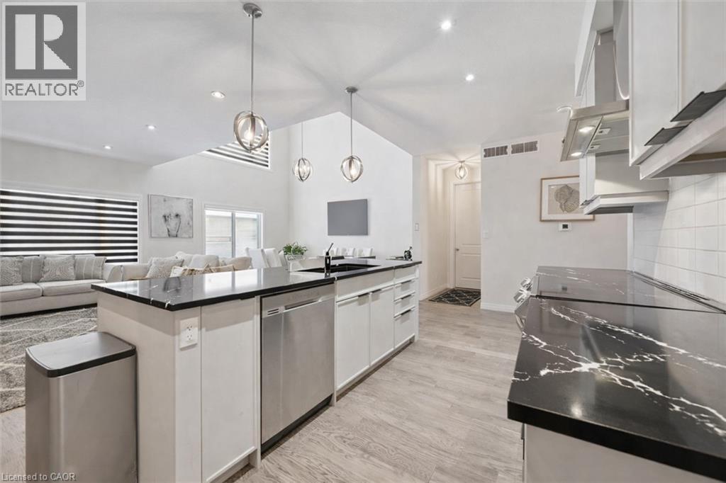 972 Stonecliffe Walk Unit# 18, Kitchener, Ontario  N2P 0K5 - Photo 22 - 40792292