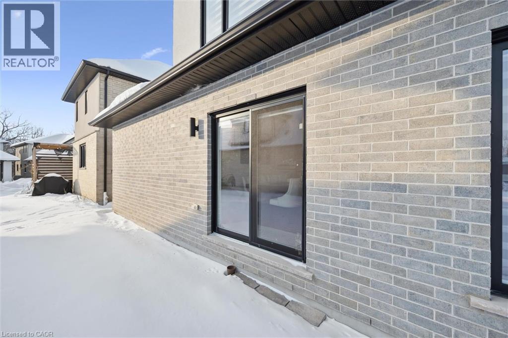 972 Stonecliffe Walk Unit# 18, Kitchener, Ontario  N2P 0K5 - Photo 49 - 40792292