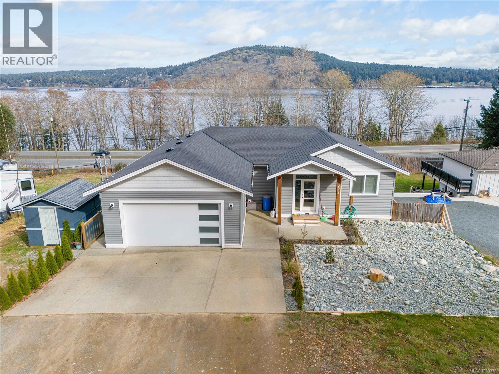 3077 Hillview Rd, Lantzville, British Columbia