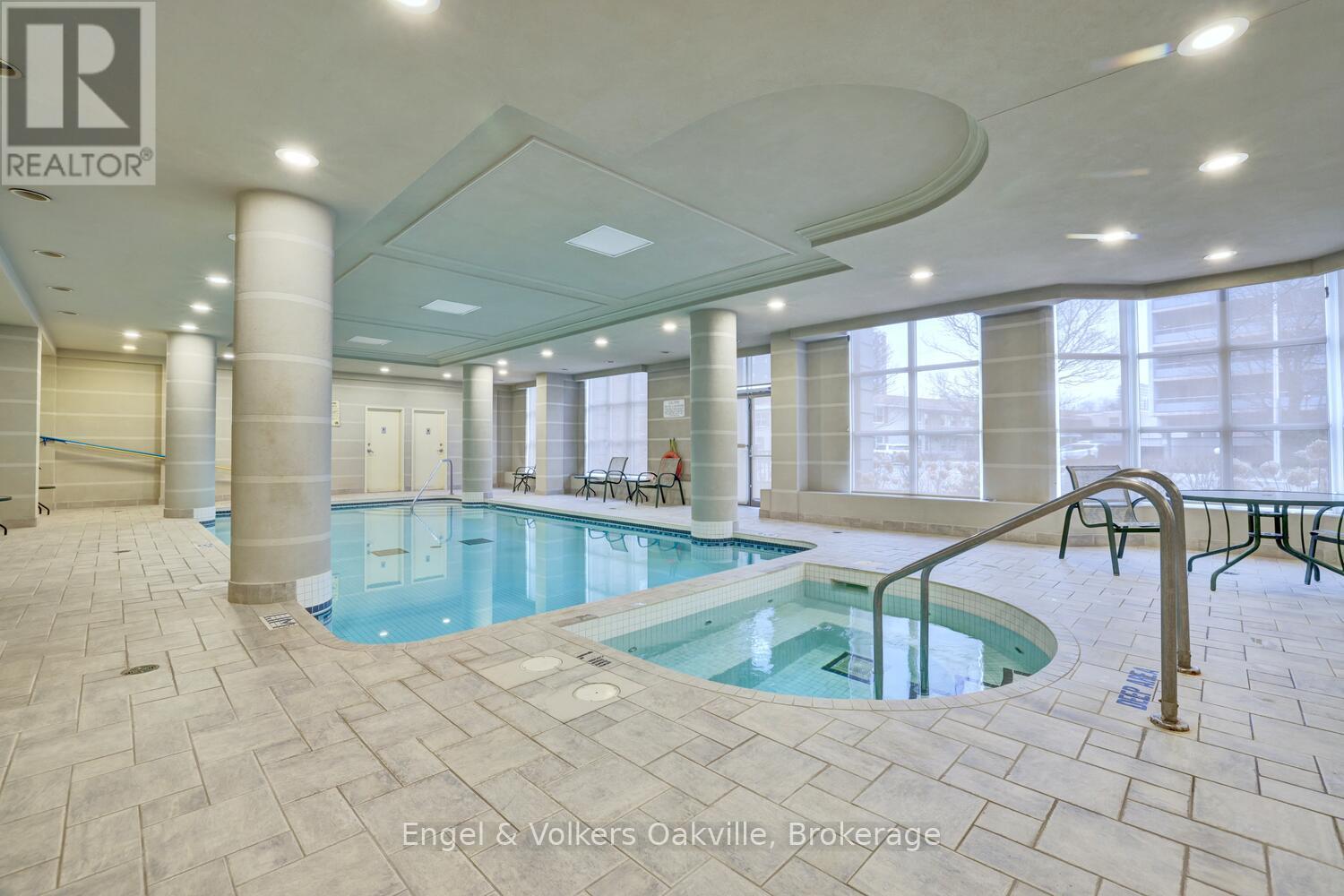 1402 - 442 Maple Avenue, Burlington, Ontario  L7S 2L7 - Photo 11 - W12936268