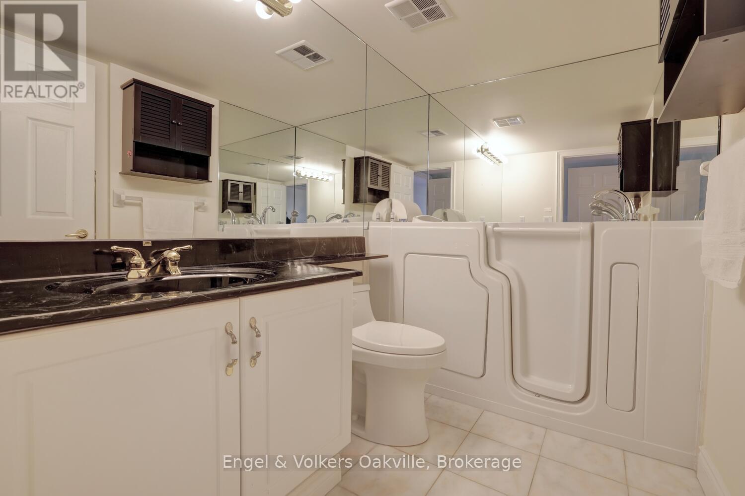 1402 - 442 Maple Avenue, Burlington, Ontario  L7S 2L7 - Photo 33 - W12936268