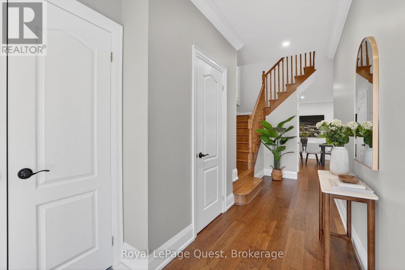 153 Woodbury Crescent, Newmarket (Summerhill Estates), Ontario  L3X 2S5 - Photo 3 - N12936320