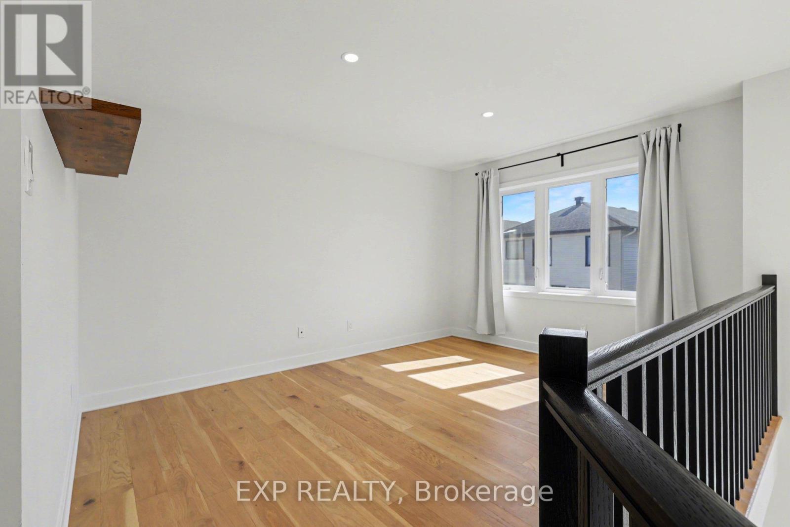 40 Baldcypress Way, Ottawa, Ontario  K2V 0L6 - Photo 36 - X12933672