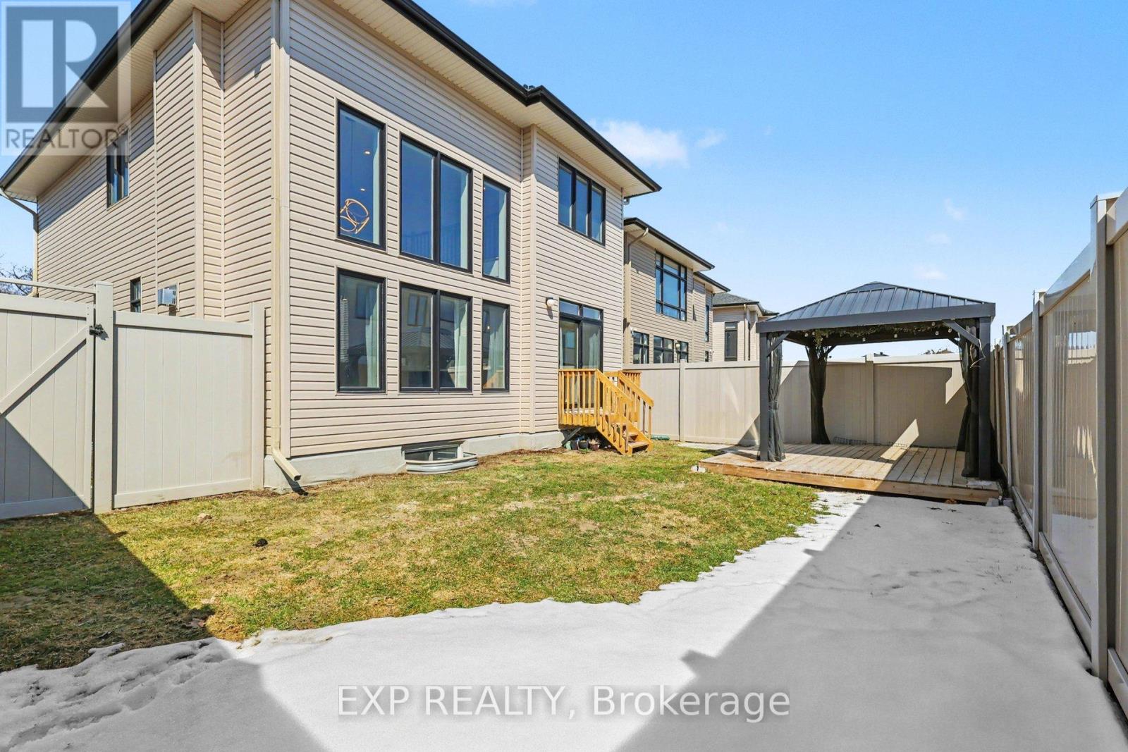 40 Baldcypress Way, Ottawa, Ontario  K2V 0L6 - Photo 46 - X12933672