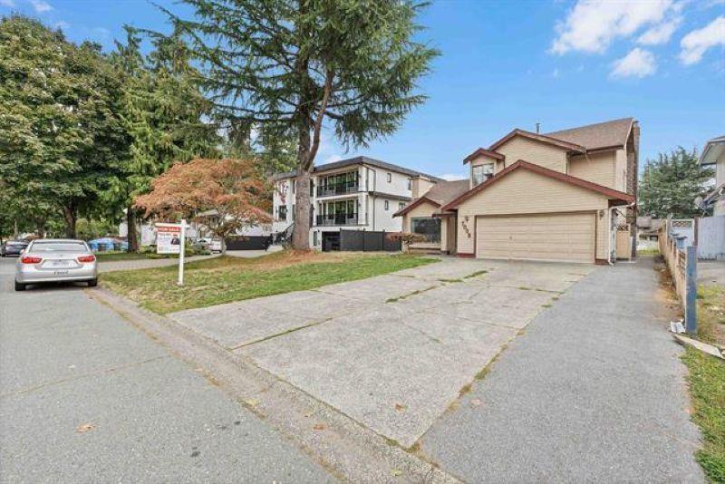 7008 129a Street, Surrey, British Columbia  V3W 7B2 - Photo 3 - R3102690