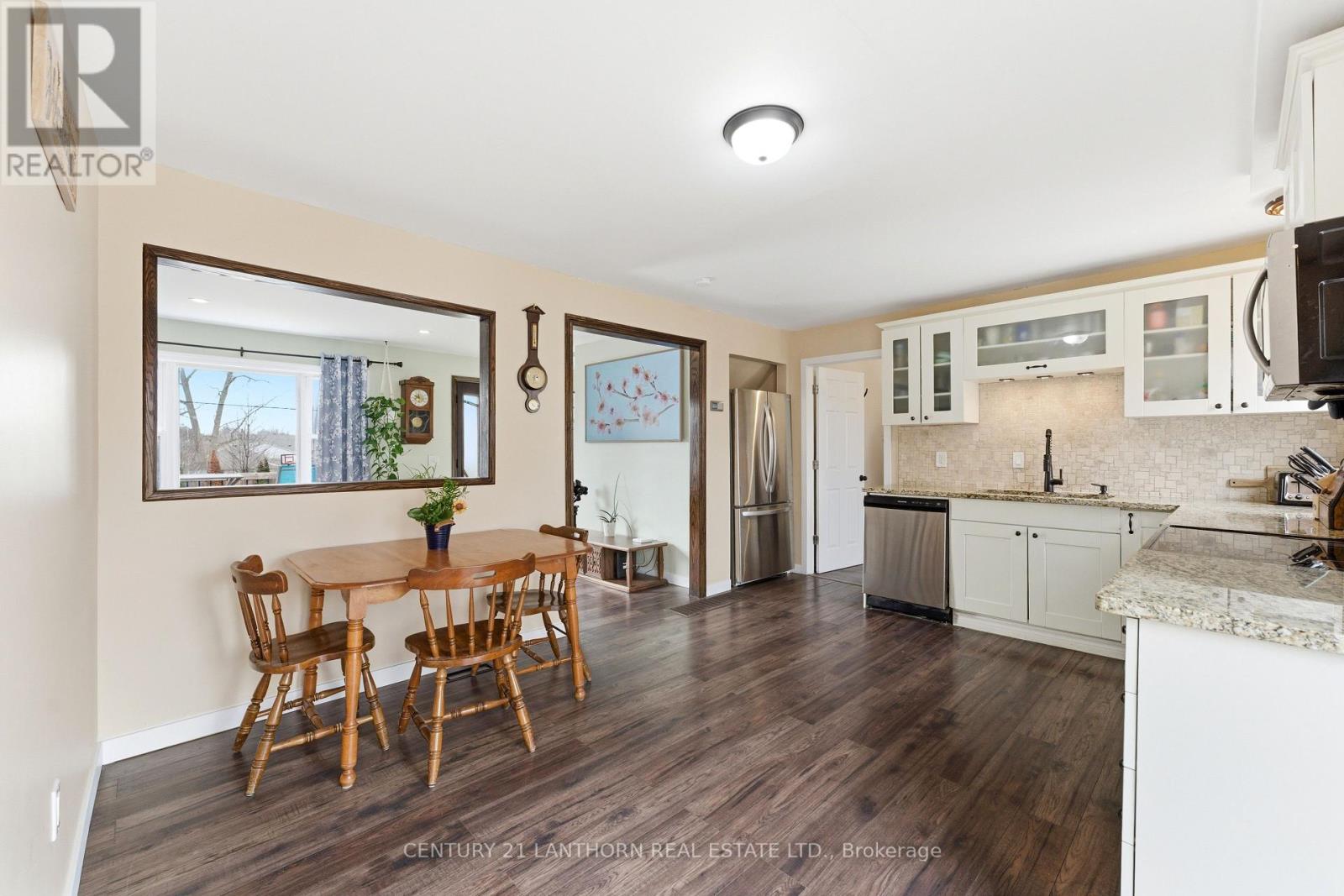 29 Valleyview Crescent, Belleville, Ontario  K8P 3E9 - Photo 12 - X12936212