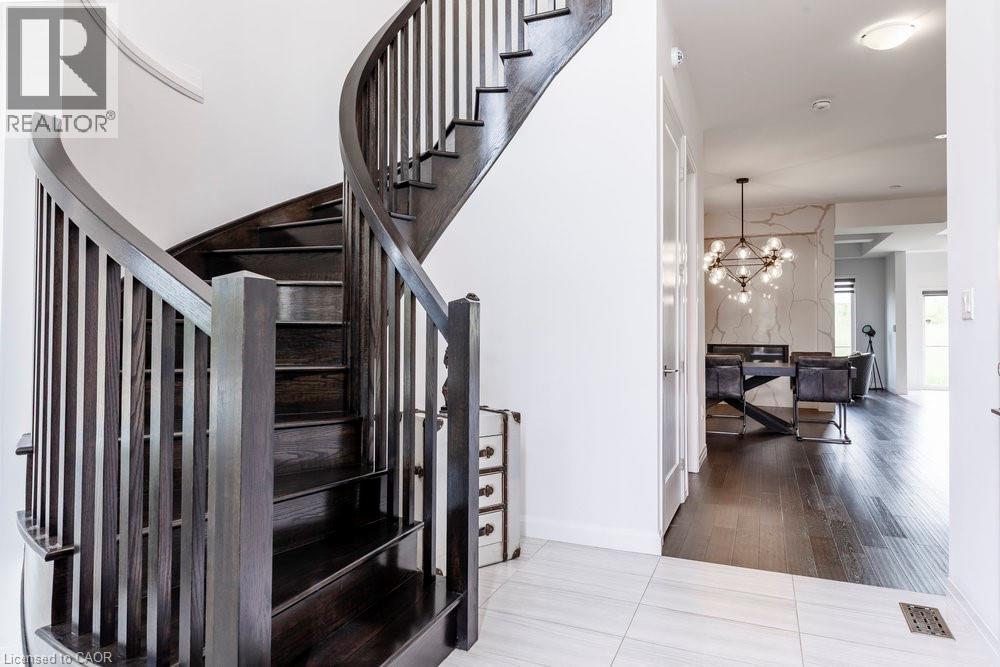 102 Greenwich Avenue, Stoney Creek, Ontario  L8J 0L6 - Photo 3 - 40816015