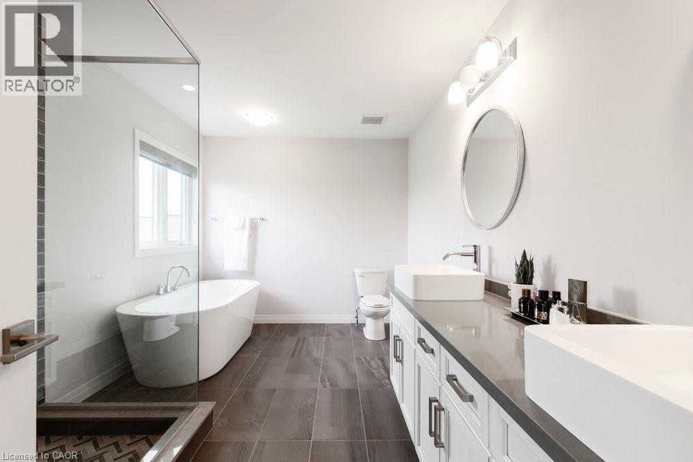 102 Greenwich Avenue, Stoney Creek, Ontario  L8J 0L6 - Photo 25 - 40816015