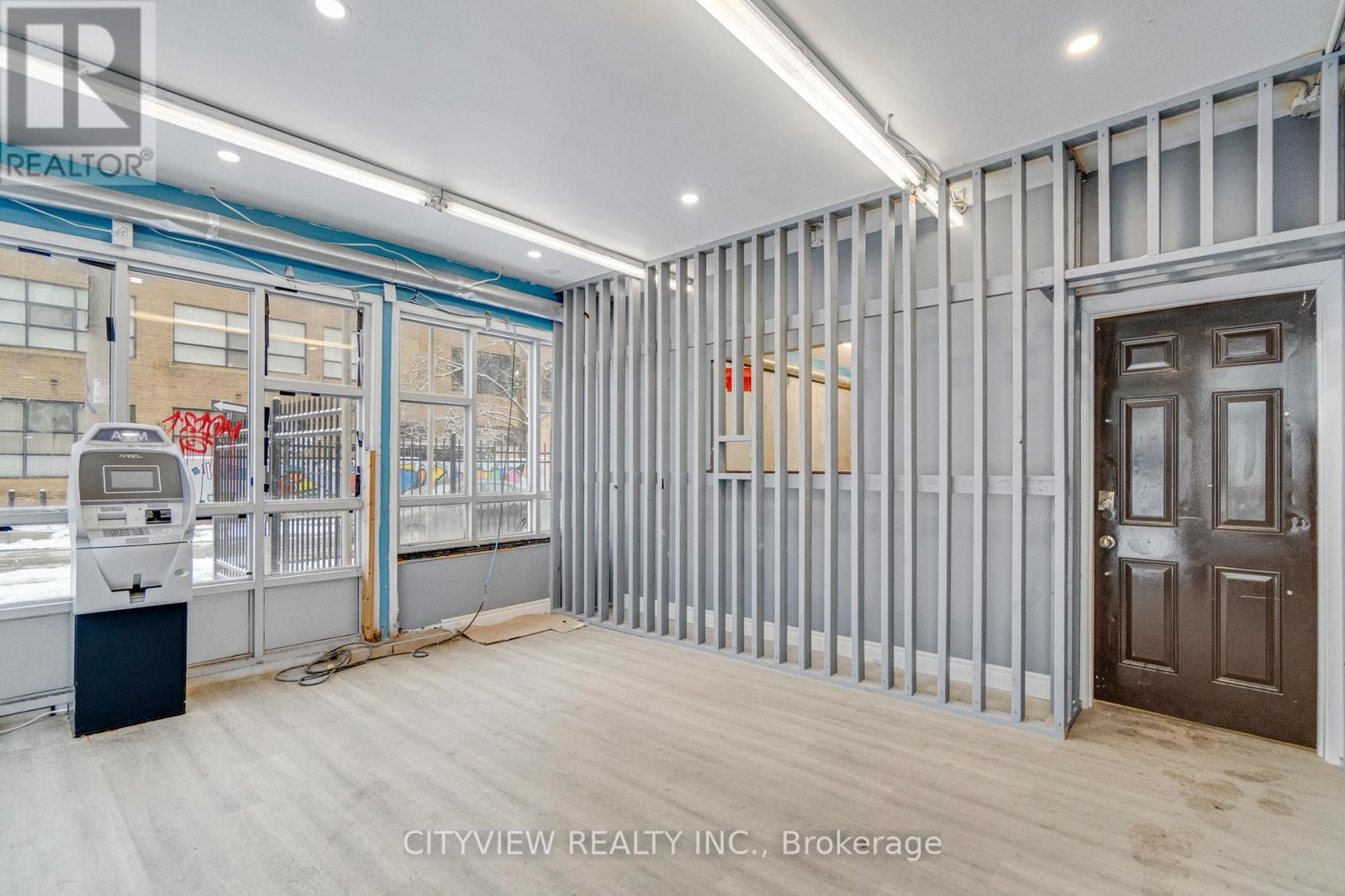 Main - 345 Dundas Street E, Toronto, Ontario  M5A 2A2 - Photo 8 - C12936104