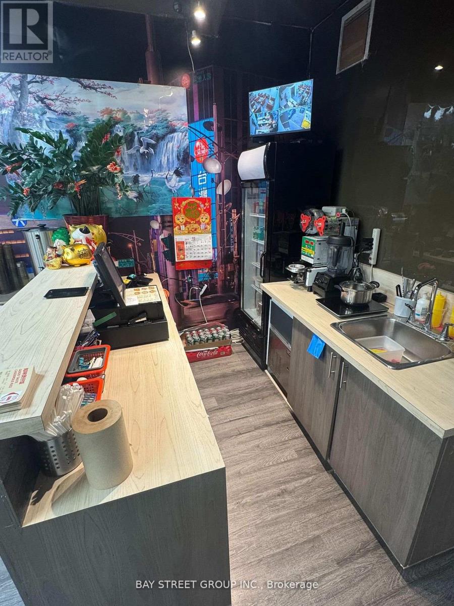 5205 Yonge Street, Toronto, Ontario  M2N 5P7 - Photo 4 - C12936164