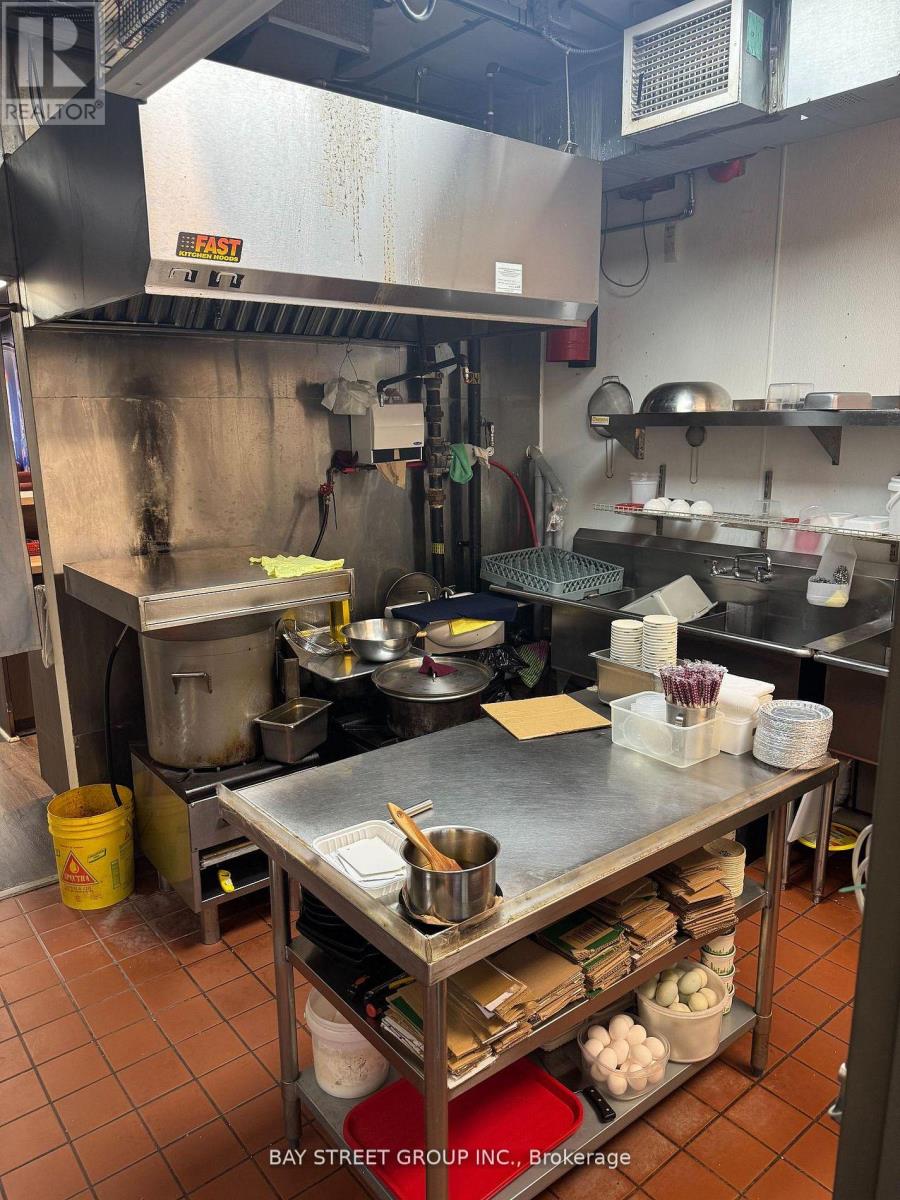 5205 Yonge Street, Toronto, Ontario  M2N 5P7 - Photo 5 - C12936164