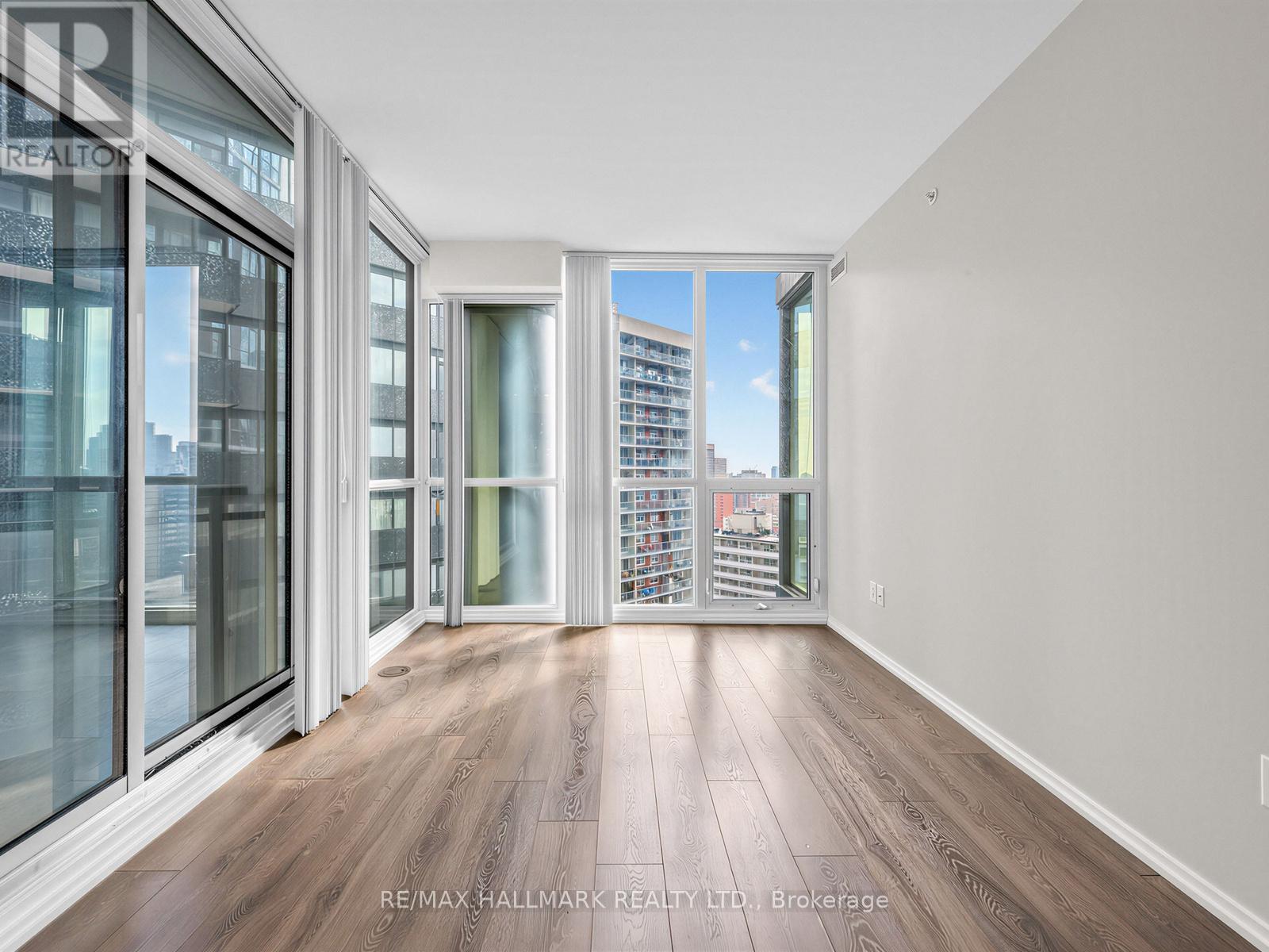 2012 - 45 Charles Street E, Toronto, Ontario  M4Y 0B8 - Photo 11 - C12936306