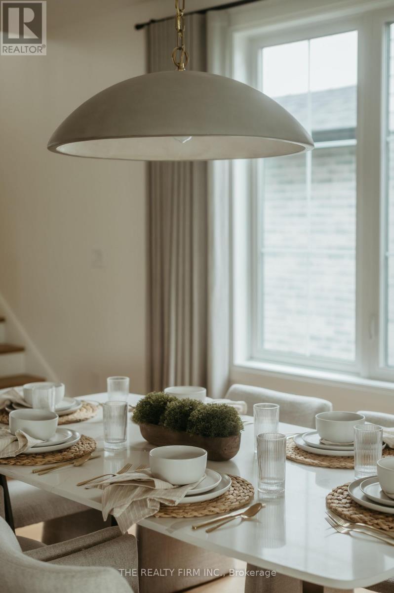 52 Royal Crescent, Southwold, Ontario  N5P 0G5 - Photo 10 - X12936216