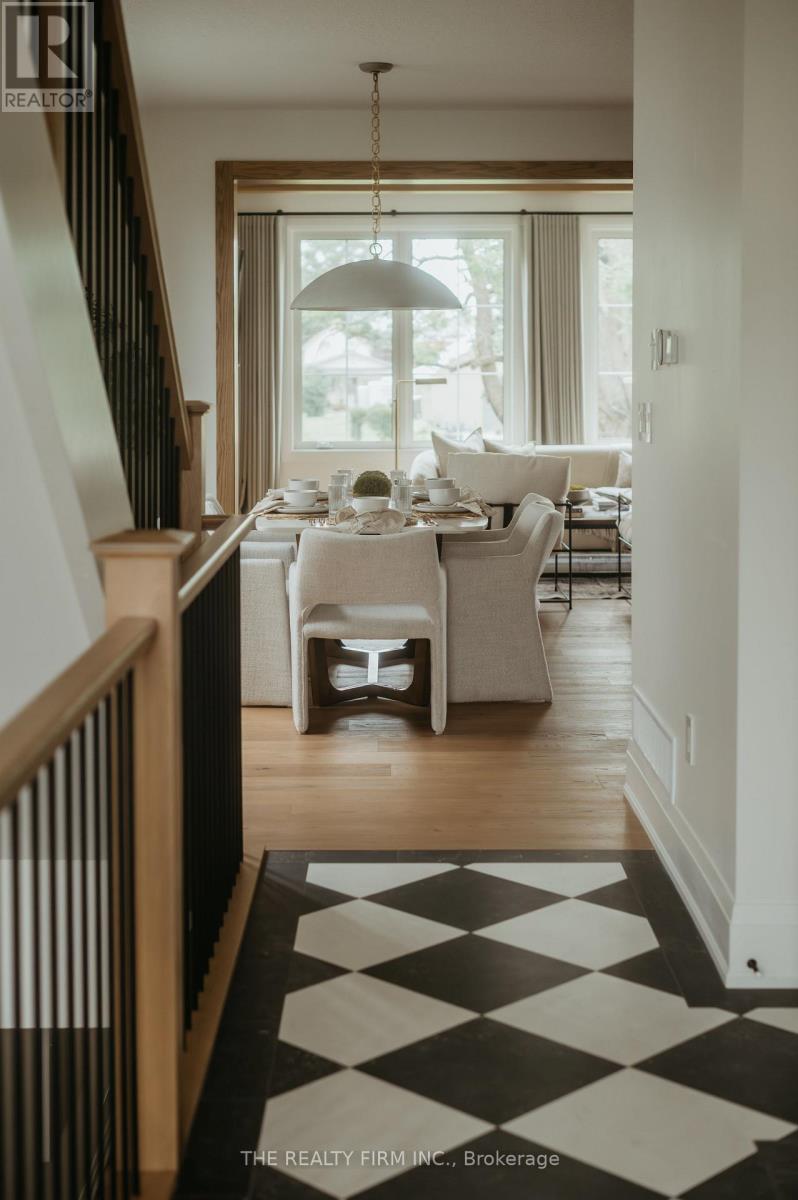 52 Royal Crescent, Southwold, Ontario  N5P 0G5 - Photo 6 - X12936216