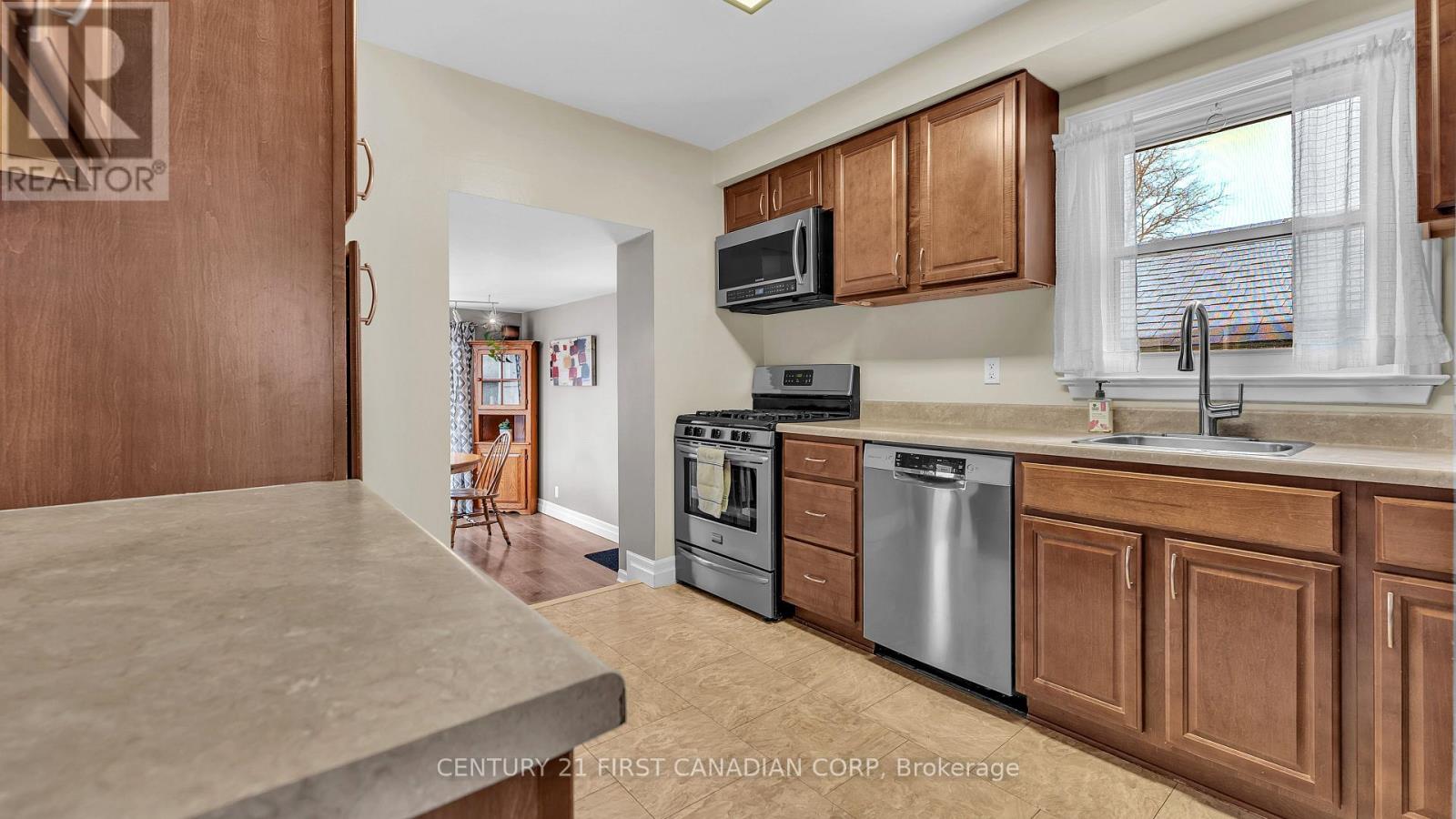 1499 North Vernon Avenue, London North, Ontario  N5X 1N7 - Photo 6 - X12936256