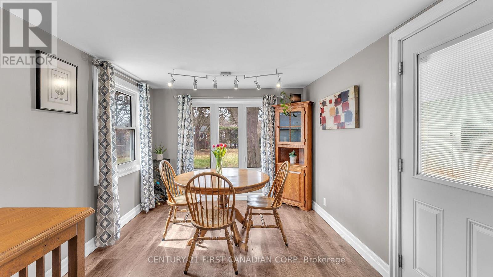 1499 North Vernon Avenue, London North, Ontario  N5X 1N7 - Photo 8 - X12936256