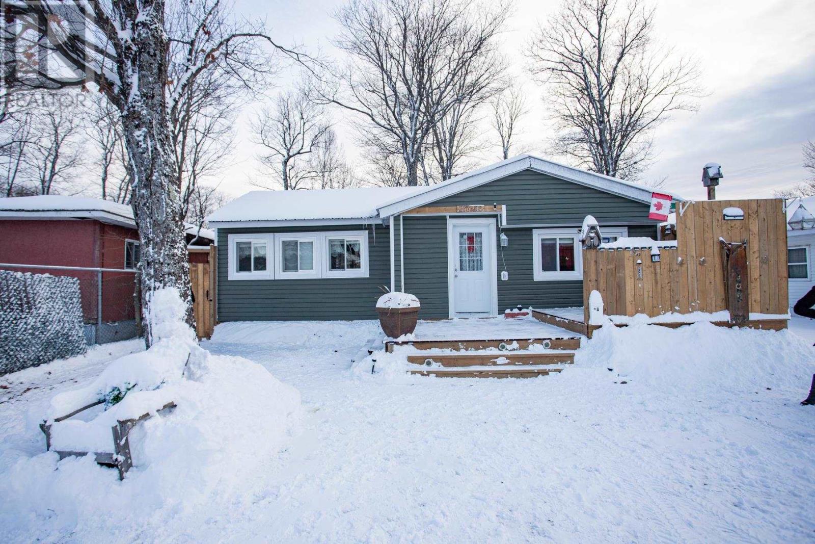 8 Wildwood Dr, Heyden, Ontario  P6A 5K7 - Photo 3 - SM260572