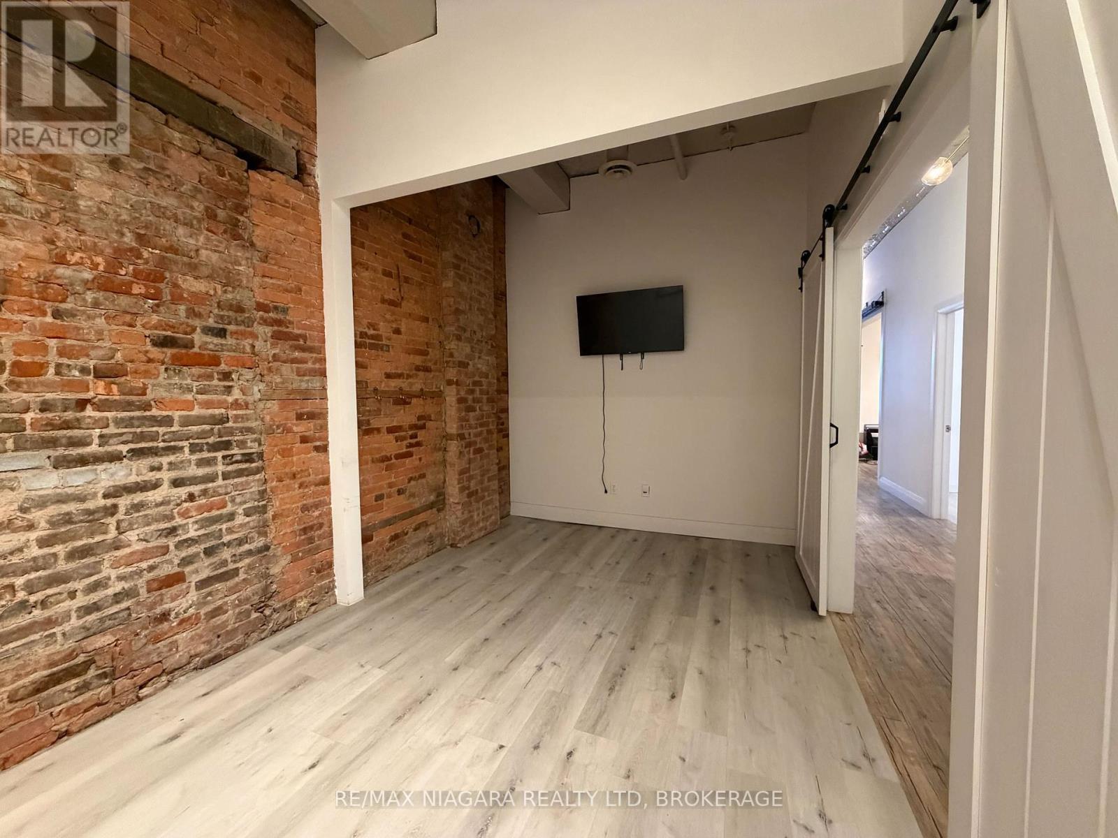 81 St. Paul Street, St. Catharines, Ontario  L2R 3M3 - Photo 10 - X12924222