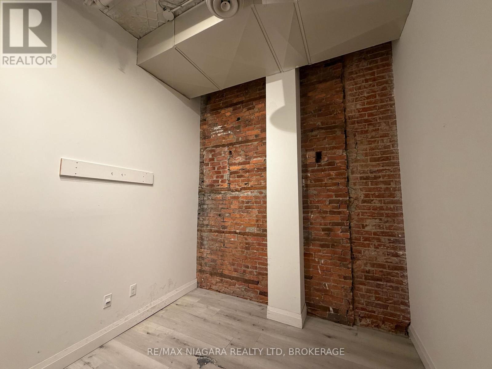 81 St. Paul Street, St. Catharines, Ontario  L2R 3M3 - Photo 11 - X12924222