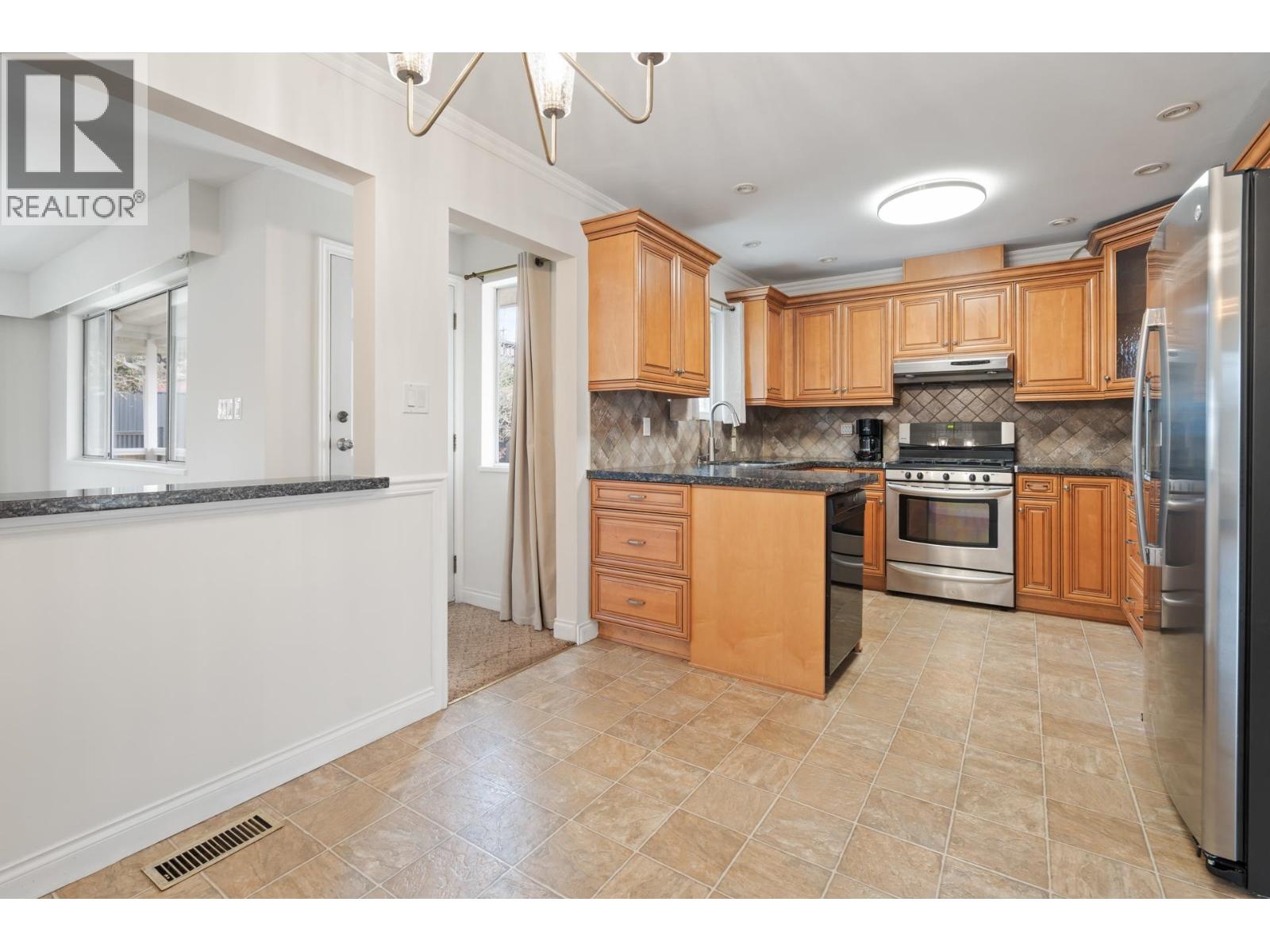 1743 Taralawn Court, Burnaby, British Columbia  V5B 3H4 - Photo 10 - R3100276