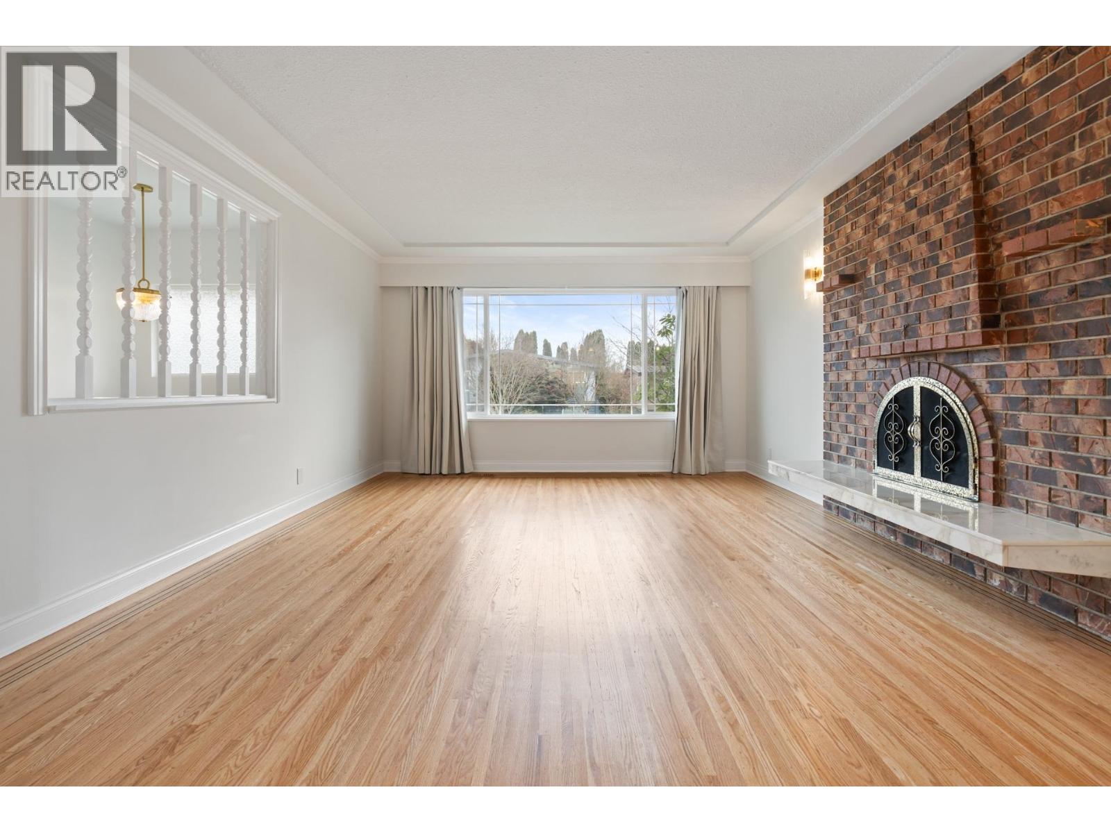 1743 Taralawn Court, Burnaby, British Columbia  V5B 3H4 - Photo 5 - R3100276