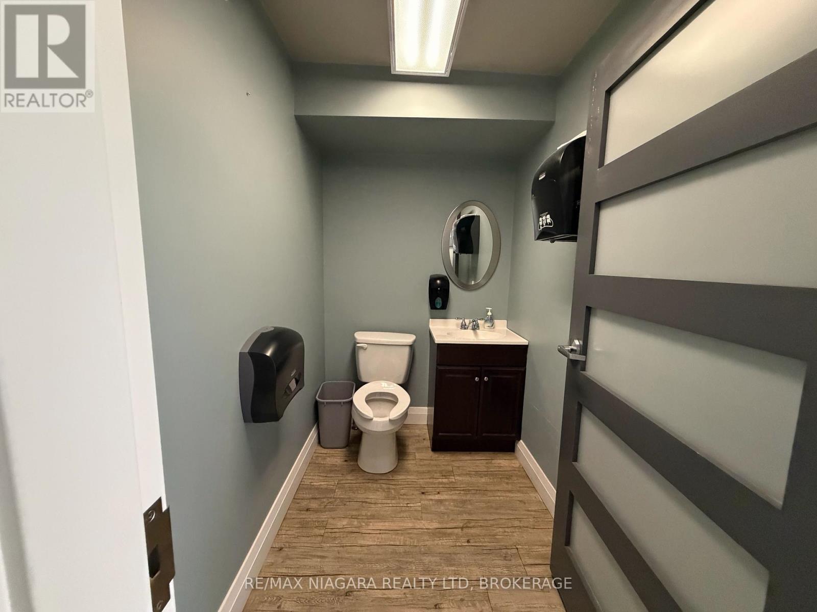 81 St. Paul Street, St. Catharines, Ontario  L2R 3M3 - Photo 19 - X12924222