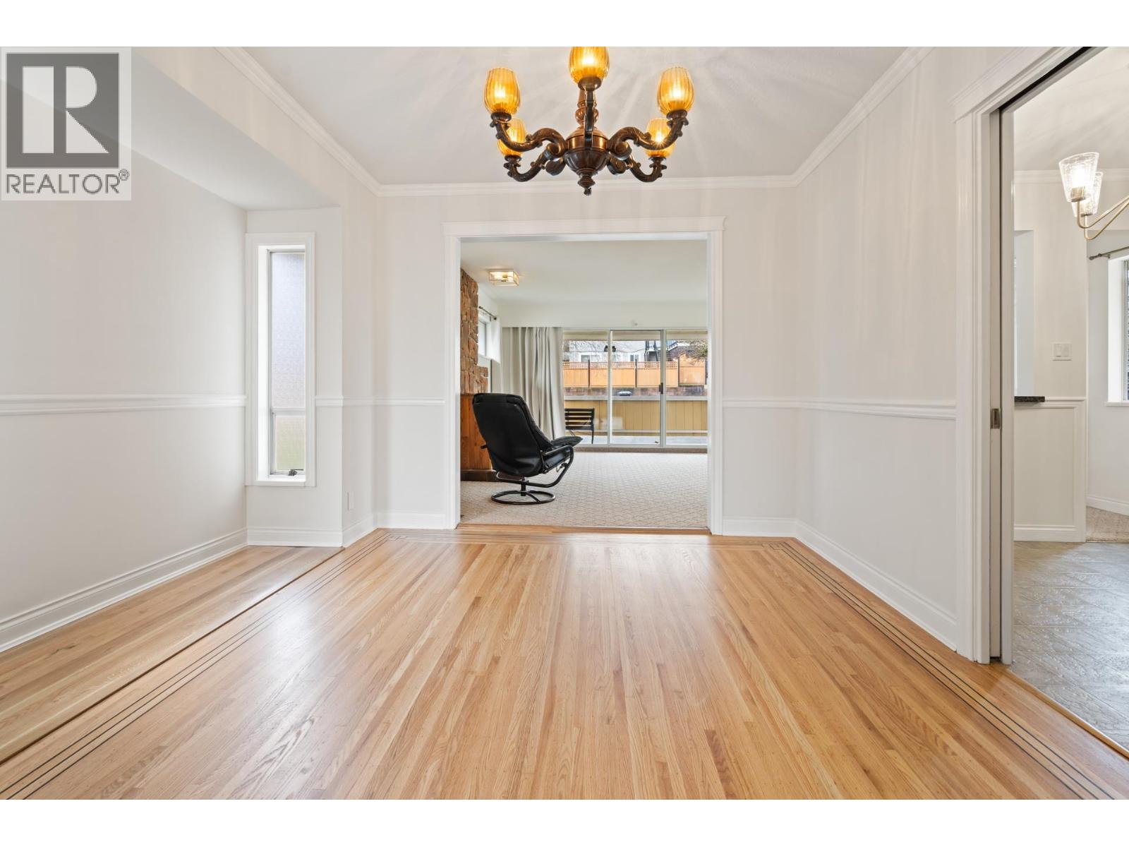 1743 Taralawn Court, Burnaby, British Columbia  V5B 3H4 - Photo 8 - R3100276