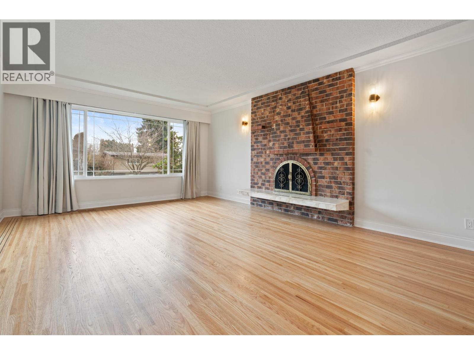 1743 Taralawn Court, Burnaby, British Columbia  V5B 3H4 - Photo 4 - R3100276