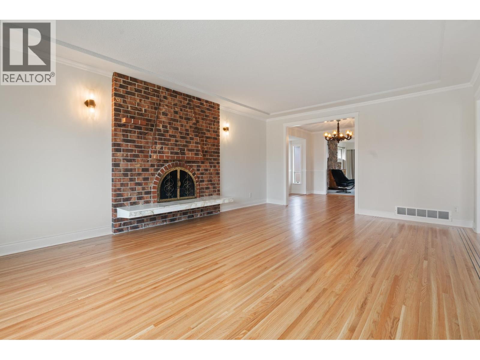 1743 Taralawn Court, Burnaby, British Columbia  V5B 3H4 - Photo 7 - R3100276