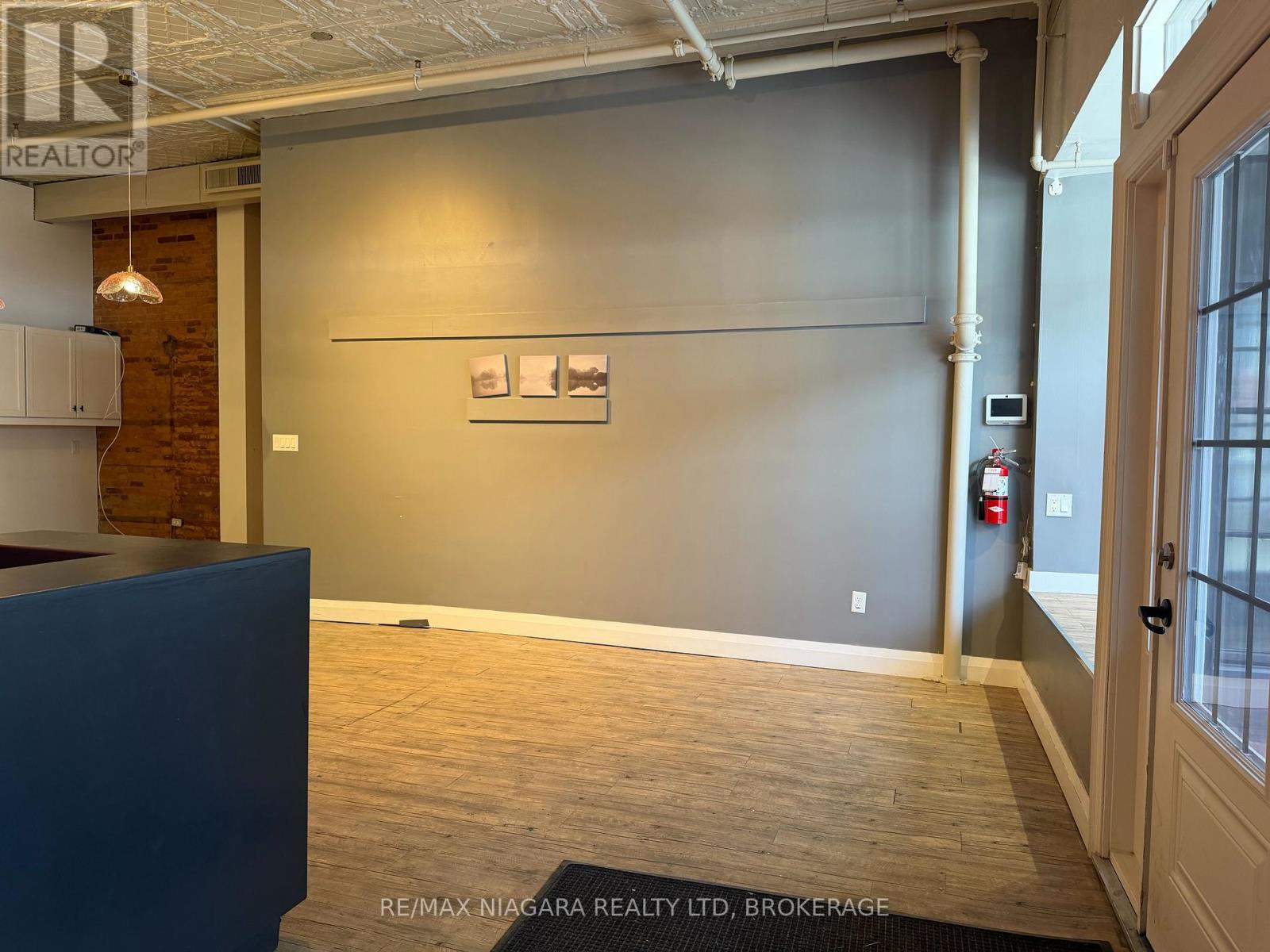 81 St. Paul Street, St. Catharines, Ontario  L2R 3M3 - Photo 5 - X12924222