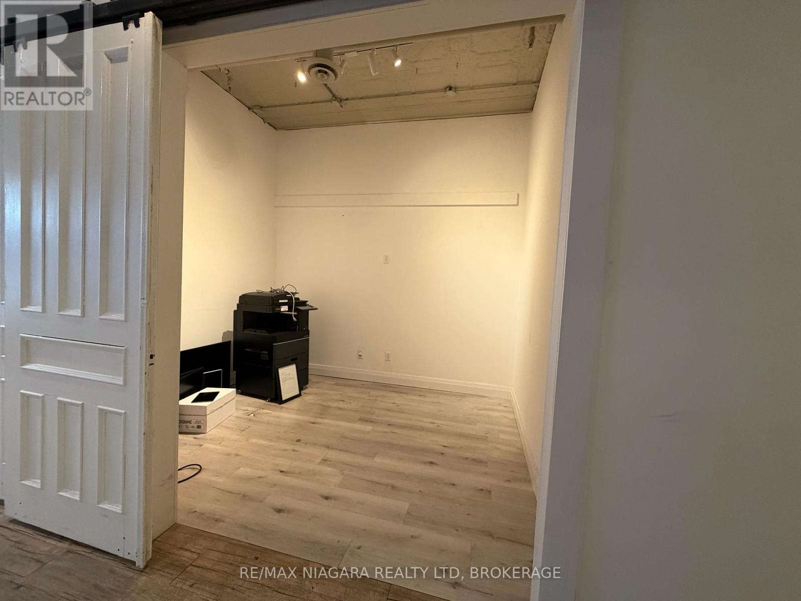 81 St. Paul Street, St. Catharines, Ontario  L2R 3M3 - Photo 7 - X12924222