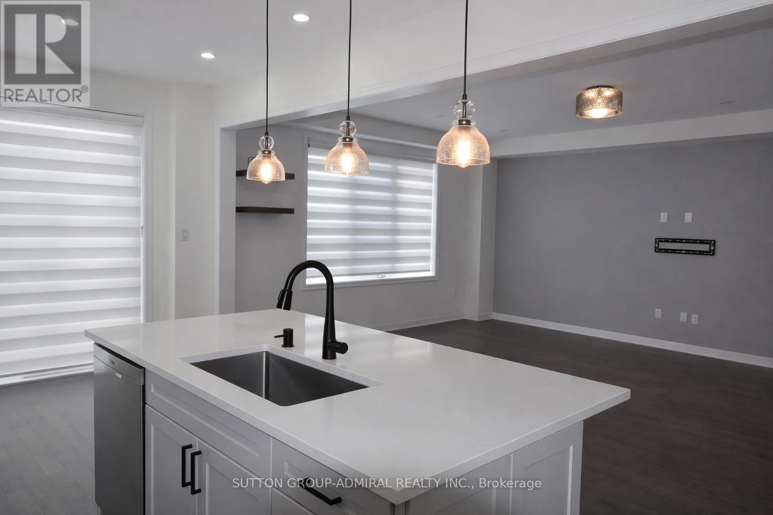 65 Barkerville Drive, Whitby, Ontario  L1P 0L8 - Photo 12 - E12936078