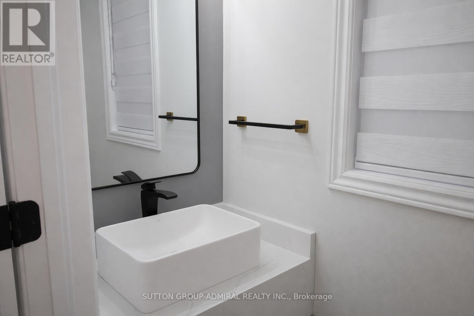 65 Barkerville Drive, Whitby, Ontario  L1P 0L8 - Photo 7 - E12936078