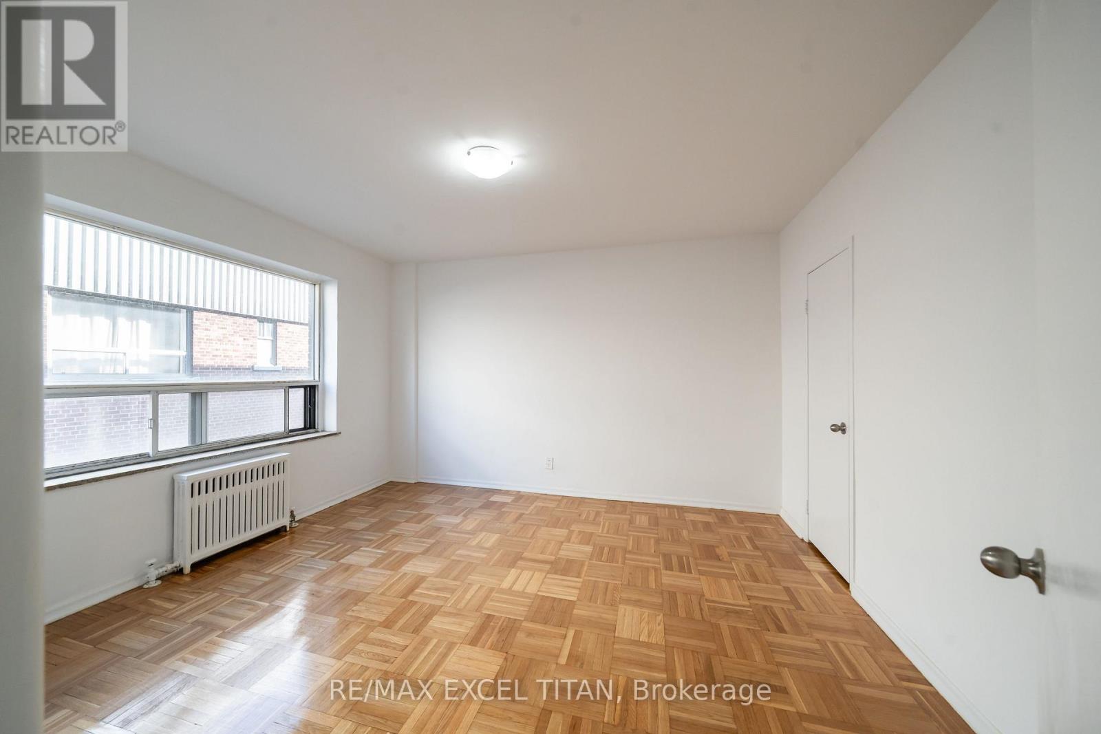 9 - 156 KINGSTON ROAD, Toronto, Ontario