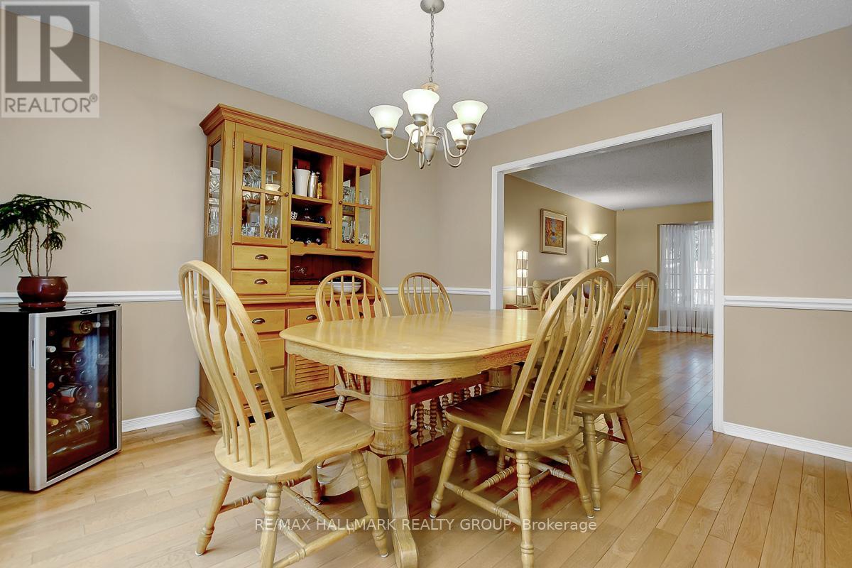 1692 Caminiti Crescent, Ottawa, Ontario  K4A 1L6 - Photo 12 - X12936142