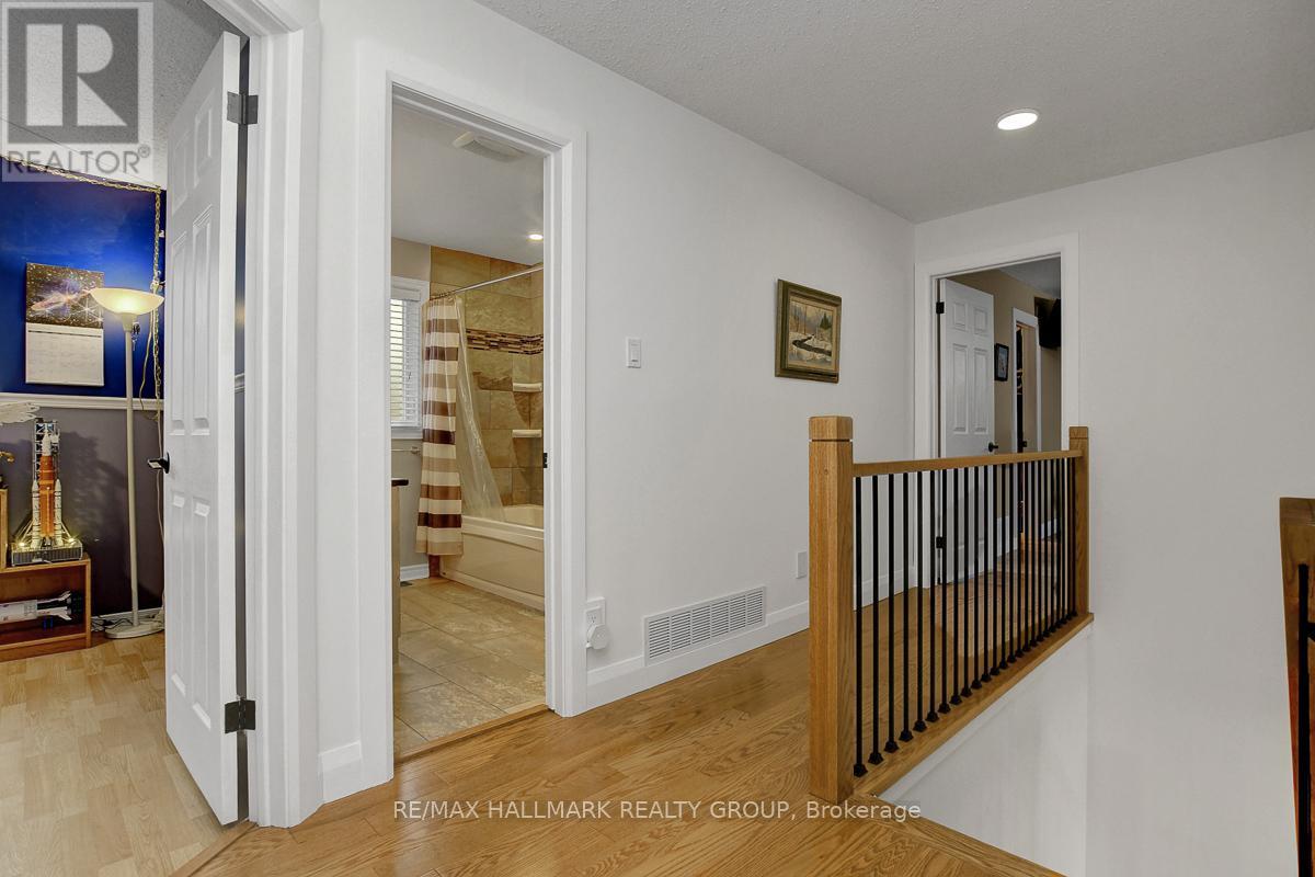 1692 Caminiti Crescent, Ottawa, Ontario  K4A 1L6 - Photo 24 - X12936142
