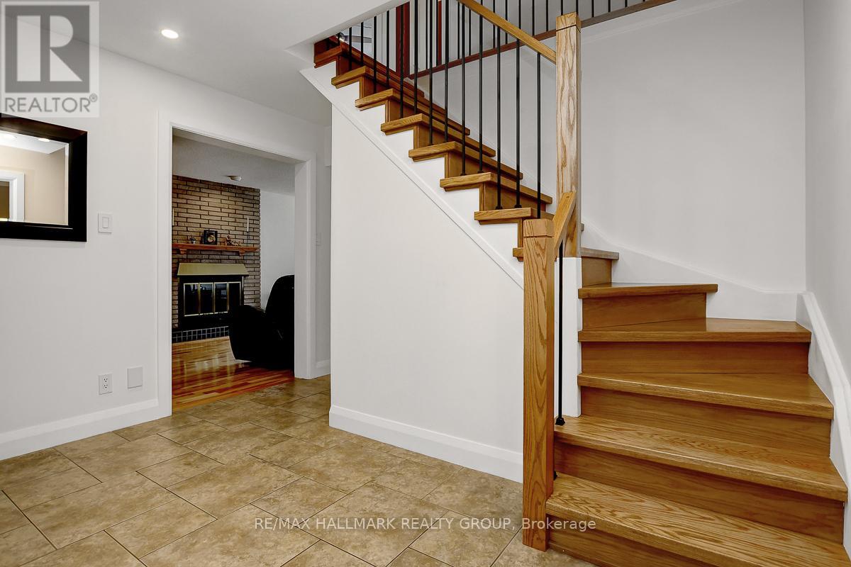 1692 Caminiti Crescent, Ottawa, Ontario  K4A 1L6 - Photo 3 - X12936142