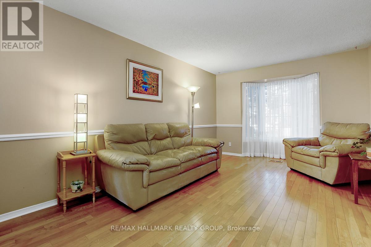 1692 Caminiti Crescent, Ottawa, Ontario  K4A 1L6 - Photo 9 - X12936142