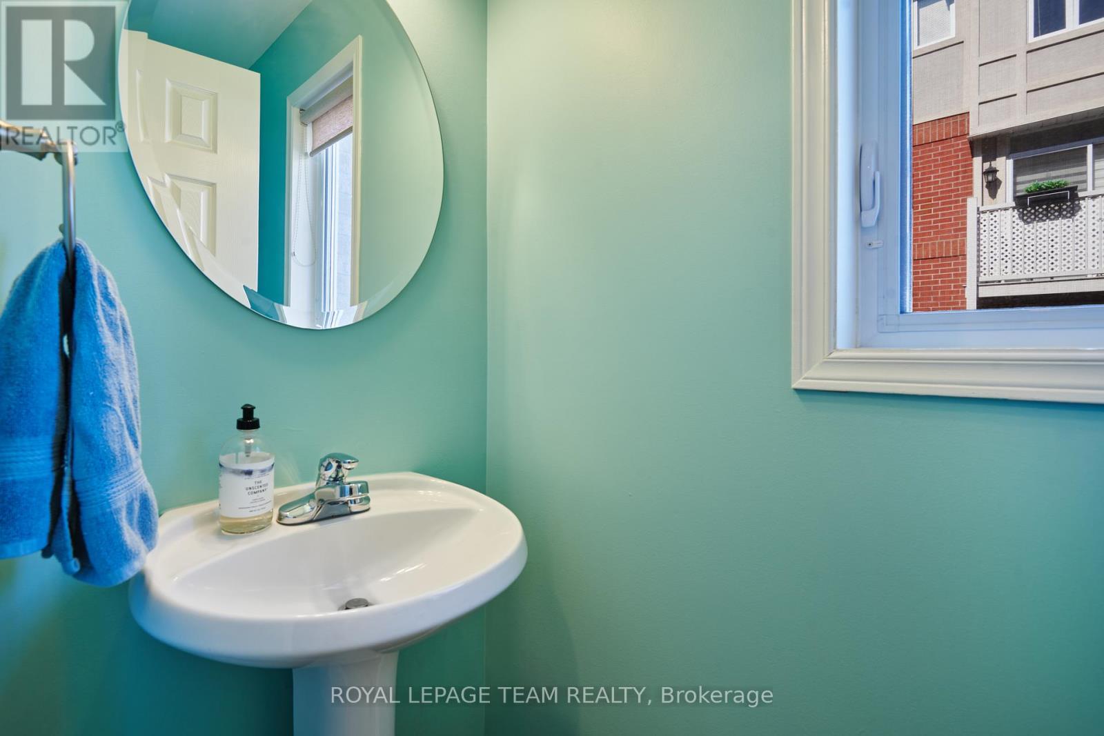 228 Latchford Road, Ottawa, Ontario  K1Z 1B9 - Photo 11 - X12936166