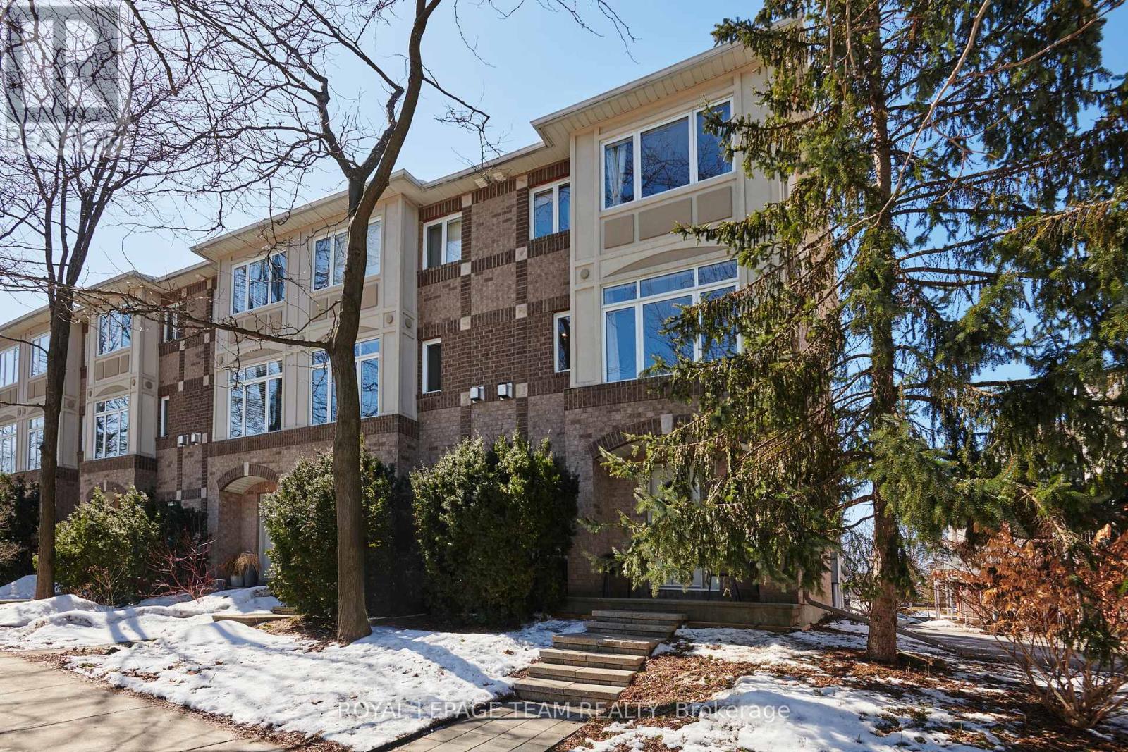 228 Latchford Road, Ottawa, Ontario  K1Z 1B9 - Photo 2 - X12936166