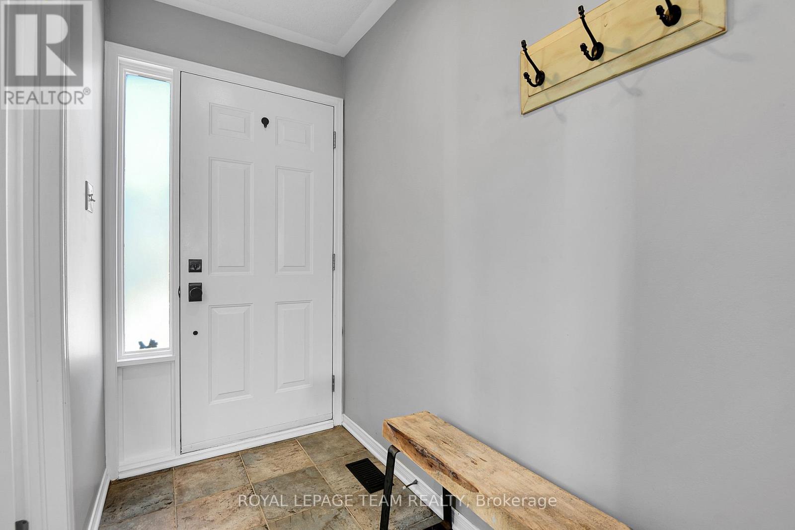 228 Latchford Road, Ottawa, Ontario  K1Z 1B9 - Photo 5 - X12936166